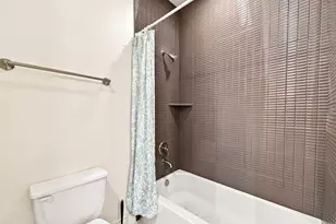 9609 Pemberton Cres Dr, Houston, TX 77025 - Photo 16