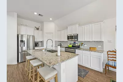 15014 Lake Shore Avenue, Baytown, TX 77523 - Photo 16