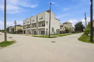 2217 Sherwin St, Houston, TX 77007 - Photo 2