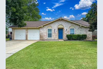 217 Mary Ann Drive, Friendswood, TX 77546 - Photo 1