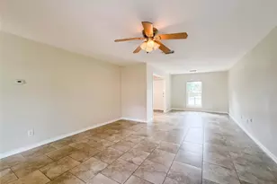 217 Mary Ann Dr, Friendswood, TX 77546 - Photo 2
