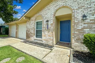 217 Mary Ann Dr, Friendswood, TX 77546 - Photo 4