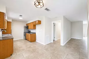 217 Mary Ann Dr, Friendswood, TX 77546 - Photo 10