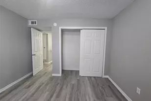911 Avenue K, Galveston, TX 77550 - Photo 4