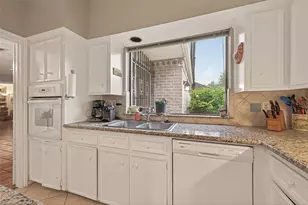 11614 Cedar Creek Dr, Houston, TX 77077 - Photo 14