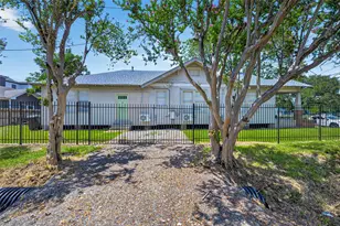 3010 Garrow St, Houston, TX 77003 - Photo 18