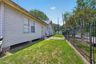 3010 Garrow St, Houston, TX 77003 - Photo 16