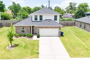 422 Magnolia St, Richwood, TX 77566 - Photo 1