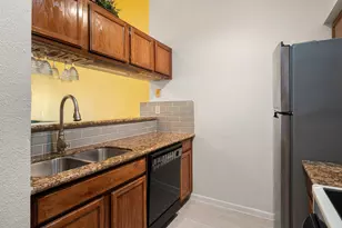 2121 El Paseo St, Houston, TX 77054 - Photo 8