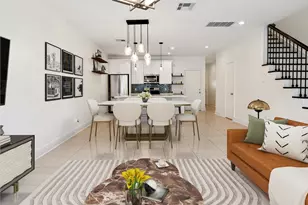 205 E 43rd St, Houston, TX 77018 - Photo 2