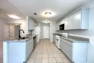 14 Clara Barton Ln, Galveston, TX 77551 - Photo 4