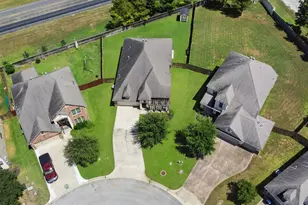 2311 Parker Ct, Brenham, TX 77833 - Photo 2