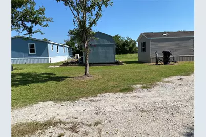 6115 S Highway 35, Alvin, TX 77511 - Photo 32