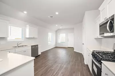 3201 Yellow Rose Drive, Texas City, TX 77591 - Photo 2