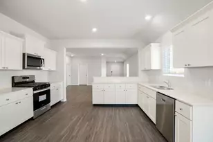 3201 Yellow Rose Dr, Texas City, TX 77591 - Photo 1