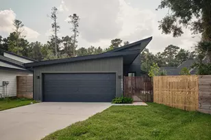 10941 Bluebird Pl, Conroe, TX 77385 - Photo 2
