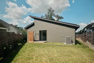 10941 Bluebird Pl, Conroe, TX 77385 - Photo 14