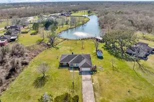 140 Lakewood Dr, Angleton, TX 77515 - Photo 38