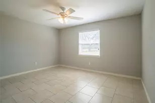 140 Lakewood Dr, Angleton, TX 77515 - Photo 32