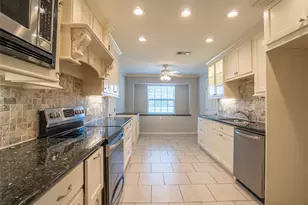 140 Lakewood Dr, Angleton, TX 77515 - Photo 16