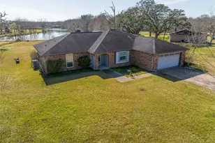 140 Lakewood Dr, Angleton, TX 77515 - Photo 6