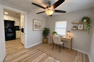 407 1/2 Walton St, Houston, TX 77009 - Photo 2