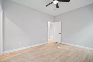 4506 Phlox St, Houston, TX 77051 - Photo 6