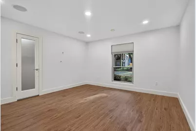7575 Katy Freeway #63, Houston, TX 77024 - Photo 18