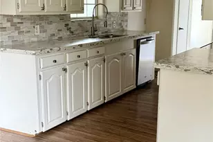 210 E North St, Livingston, TX 77351 - Photo 8