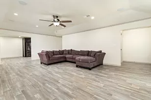 1019 Pineglen Dr, Sour Lake, TX 77659 - Photo 10