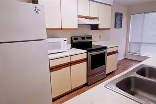 8313 Augustine Dr, Houston, TX 77036 - Photo 6