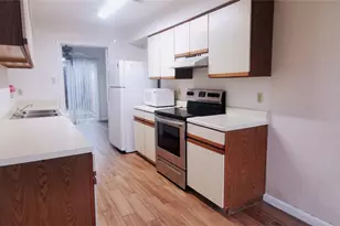 8313 Augustine Dr, Houston, TX 77036 - Photo 4