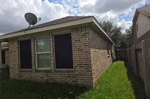 4403 Juniper Bay Ln, Baytown, TX 77521 - Photo 6