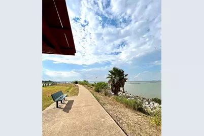 1003B 24th Street, San Leon, TX 77539 - Photo 18