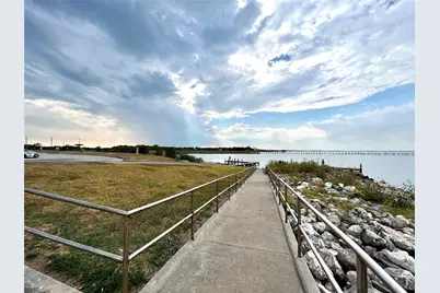 1003B 24th Street, San Leon, TX 77539 - Photo 16