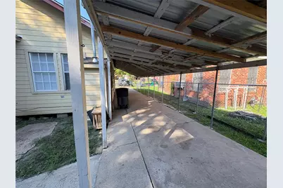 5234 Claremont Street, Houston, TX 77023 - Photo 16