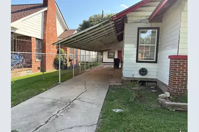 5234 Claremont Street, Houston, TX 77023 - Photo 4