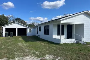 612 Silliman St, Sealy, TX 77474 - Photo 2