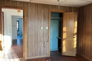 612 Silliman St, Sealy, TX 77474 - Photo 6