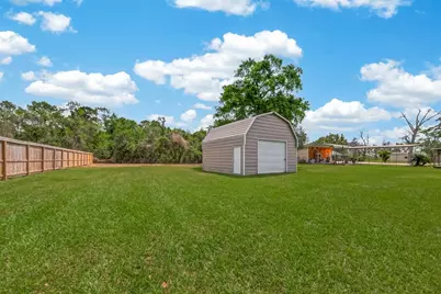 917 S Main Street, Highlands, TX 77562 - Photo 40