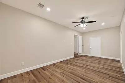 917 S Main Street, Highlands, TX 77562 - Photo 26