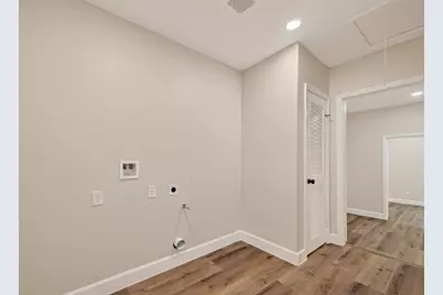 917 S Main Street, Highlands, TX 77562 - Photo 16