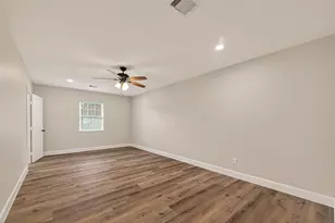 917 S Main St, Highlands, TX 77562 - Photo 30