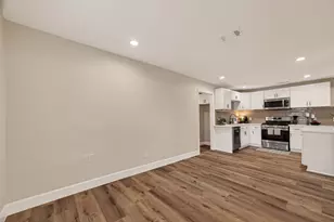 917 S Main St, Highlands, TX 77562 - Photo 10