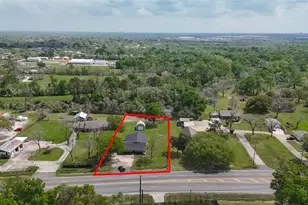 917 S Main St, Highlands, TX 77562 - Photo 44