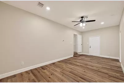 917 S Main Street, Highlands, TX 77562 - Photo 26