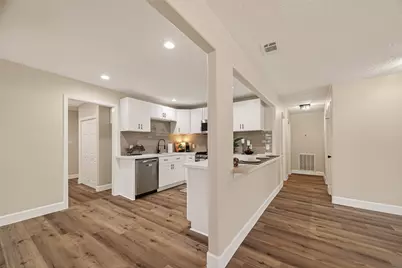 917 S Main Street, Highlands, TX 77562 - Photo 12