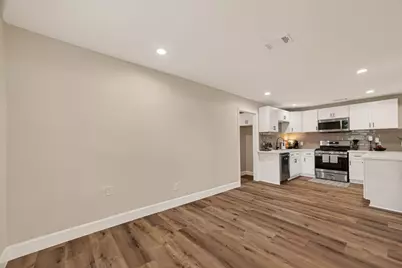 917 S Main Street, Highlands, TX 77562 - Photo 10