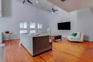 219 W Gray St, Houston, TX 77019 - Photo 18