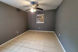 705 Inwood Dr, Baytown, TX 77521 - Photo 10